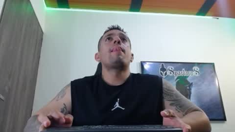 Snapshot of spartacus_cam chatting on 09.16.25     online show from 09.16.25