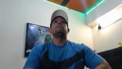 Snapshot of spartacus_cam chatting on 09.20.25     online show from 09.20.25