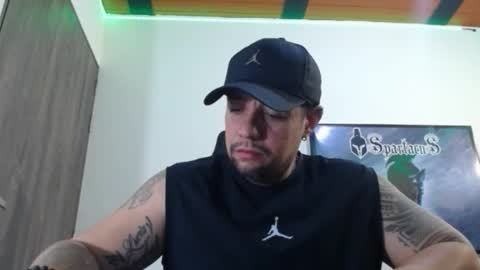 Snapshot of spartacus_cam chatting on 10.01.25     online show from 10.01.25