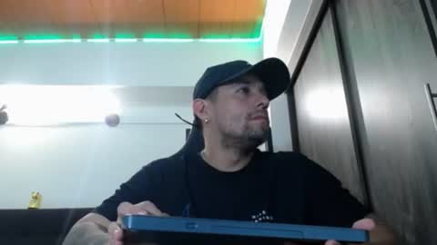 Snapshot of spartacus_cam chatting on 07.26.26 online show from 07.26.26