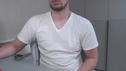 Snapshot of spb78 chatting on 01.12.25 Art online show from 01.12.25