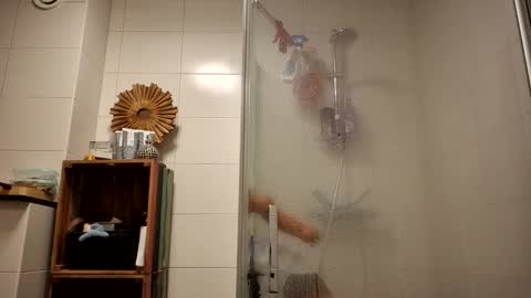 Snapshot of spectacularguy chatting on 01.10.25 DutchDude online show from 01.10.25