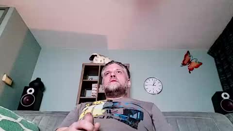 Snapshot of spectacularguy chatting on 01.11.25 DutchDude online show from 01.11.25