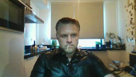 Snapshot of spectacularguy chatting on 02.26.25 DutchDude online show from 02.26.25