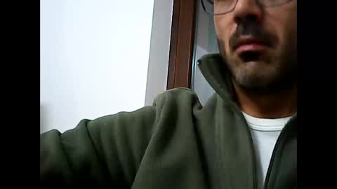 Snapshot of speed0800 chatting on 12.22.25 Speed online show from 12.22.25