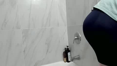 Snapshot of spencergndxxx chatting on 10.31.25 spencergndxxx online show from 10.31.25