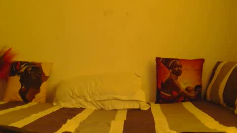 Snapshot of spicy_angels chatting on 11.29.25 Quinter Cheeky online show from 11.29.25