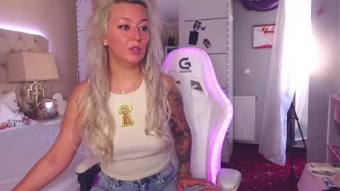 Alicia online show from 08.03.26