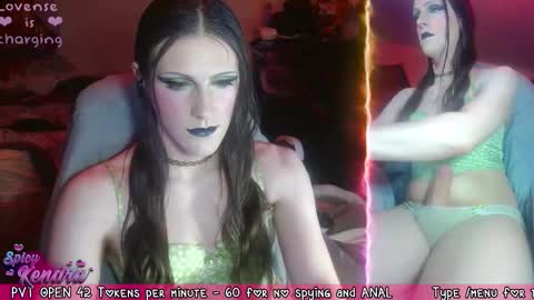 Snapshot of spicykendra chatting on 11.22.25 Kendra online show from 11.22.25