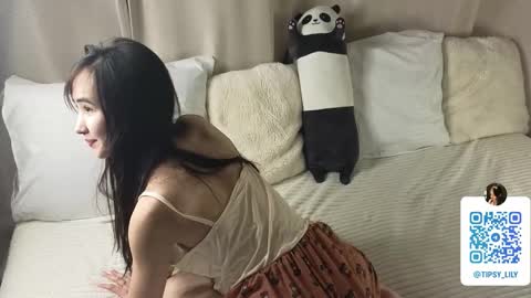 Snapshot of spicyyuki chatting on 10.14.25 Tipsy online show from 10.14.25