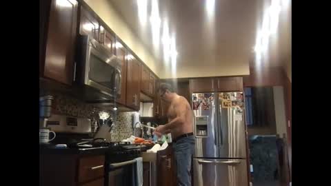 Snapshot of spike69old chatting on 03.12.25 spike69old online show from 03.12.25