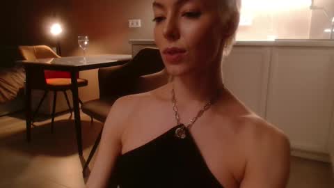 Elizabeth online show from 10.16.25