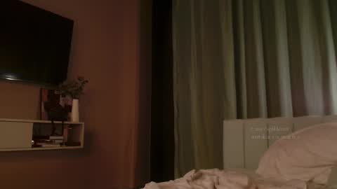 Snapshot of spiklencii chatting on 03.19.26 Elizabeth online show from 03.19.26