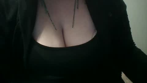 Snapshot of spinnerbitch chatting on 06.24.26 Vanessa Spade online show from 06.24.26