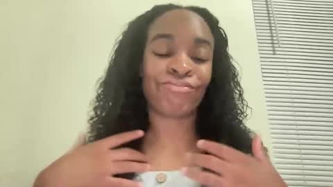 Snapshot of spinprincess_ chatting on 01.12.25 Spinerina online show from 01.12.25