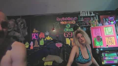 Snapshot of splashh_queen420 chatting on 04.04.26 Daddy His Splash Queen online show from 04.04.26
