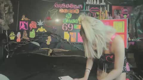 Snapshot of splashh_queen420 chatting on 04.06.26 Daddy His Splash Queen online show from 04.06.26
