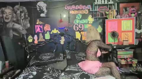 Snapshot of splashh_queen420 chatting on 04.13.26 Daddy His Splash Queen online show from 04.13.26