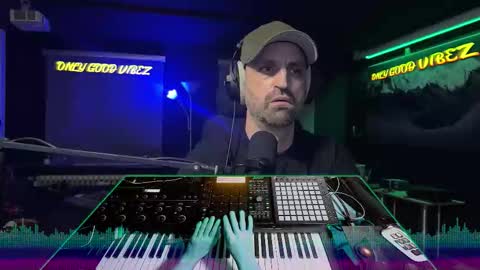 Snapshot of splivke chatting on 12.21.25 Splivke online show from 12.21.25