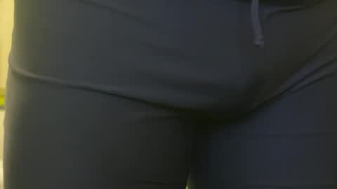 Snapshot of spreet21 chatting on 12.01.25 MicroClit online show from 12.01.25