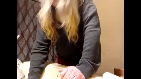 Snapshot of spunslut212 chatting on 02.24.25 spunslut212 online show from 02.24.25