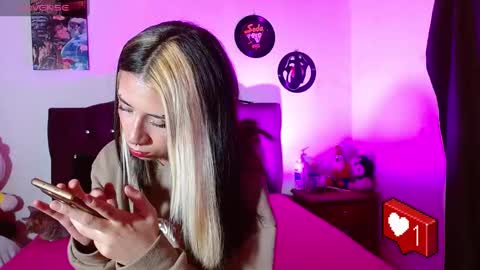 Snapshot of squirt_charlotte chatting on 02.26.25 HELLO WELCOME MY NAME IS CHARLOTTE OY A NEW GIRL online show from 02.26.25