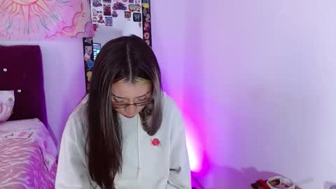 Snapshot of squirt_charlotte chatting on 11.15.25 HELLO WELCOME MY NAME IS CHARLOTTE OY A NEW GIRL online show from 11.15.25