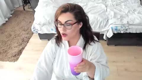 Snapshot of squirt_kimmm chatting on 09.11.25 Kim online show from 09.11.25