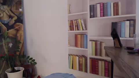 Female online show from 08.02.26
