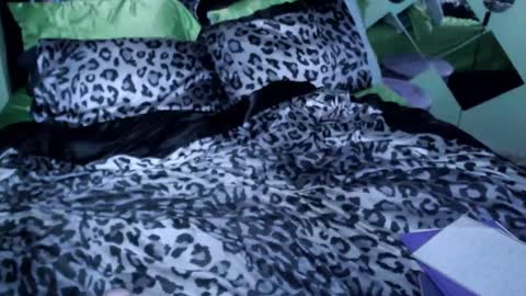 Snapshot of squirtwerps chatting on 09.19.25 CoupleOfSquirtS online show from 09.19.25