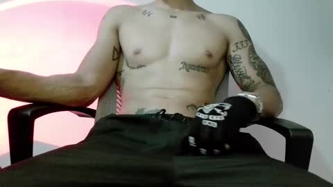 Snapshot of srghost333 chatting on 04.01.26 srghost333 online show from 04.01.26