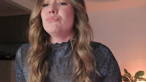 Snapshot of srta__sophie chatting on 02.03.25 Sophie 3 online show from 02.03.25