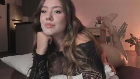 Snapshot of srta__sophie chatting on 02.15.25 Sophie 3 online show from 02.15.25