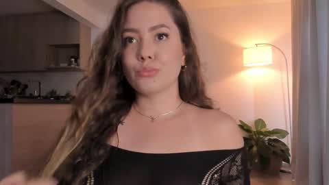 Snapshot of srta__sophie chatting on 11.23.25 Sophie 3 online show from 11.23.25