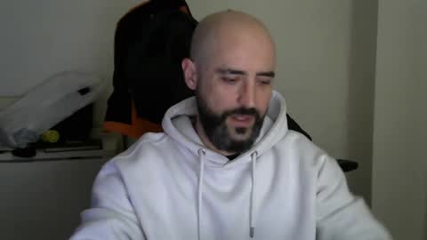 Snapshot of srtramposo chatting on 01.10.25 srtramposo online show from 01.10.25