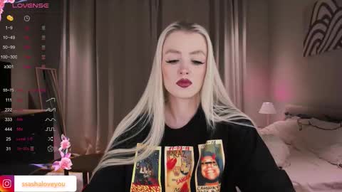 Snapshot of ssashagarter chatting on 11.21.25 Alexandra online show from 11.21.25