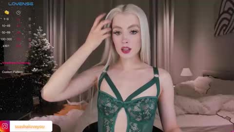 Snapshot of ssashagarter chatting on 12.14.25 Alexandra online show from 12.14.25