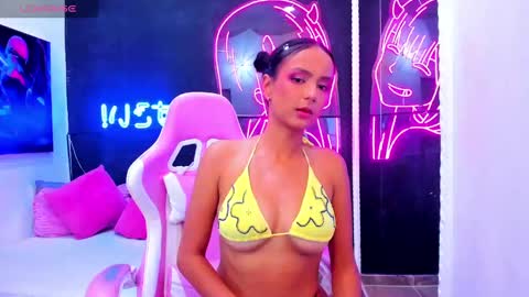 staarlightt online show from 09.25.25