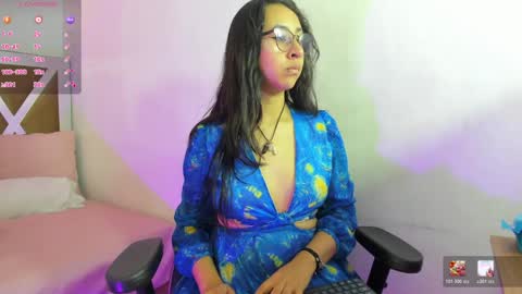 Snapshot of stacey_tay chatting on 05.28.26 stacey_tay online show from 05.28.26