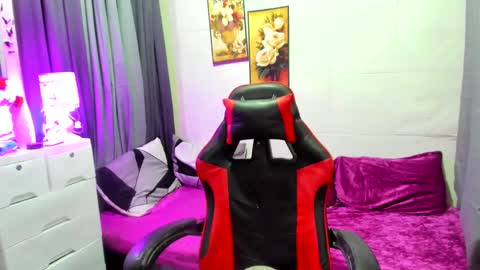 Snapshot of staceycummer chatting on 01.20.25 staceycummer online show from 01.20.25