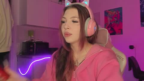 Snapshot of stacy_quinst chatting on 11.19.25 Stacy online show from 11.19.25