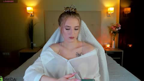 Stacy Mon Tue Wed Thu Fri Sun GMT GMT 3 1000am - 0400pm  online show from 02.18.26