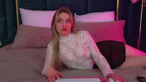 Snapshot of stacyevancesss chatting on 02.06.26 StacyEvances online show from 02.06.26