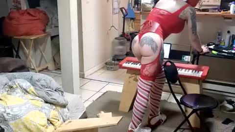 Snapshot of stacytasteme chatting on 12.22.25 Submissive Slut LOVES adoration online show from 12.22.25