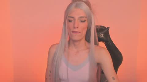 Snapshot of star_storm chatting on 01.10.25 star_storm online show from 01.10.25