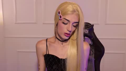 Snapshot of star_storm chatting on 03.09.25 star_storm online show from 03.09.25