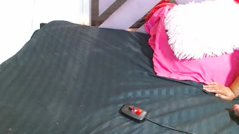 Snapshot of star_sweett69 chatting on 10.28.25 star_sweett69 online show from 10.28.25