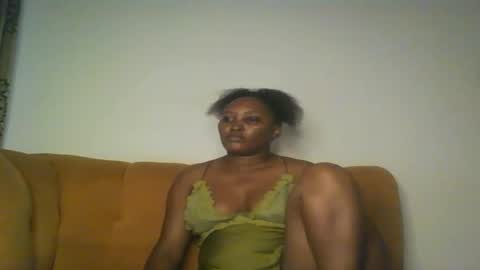 Snapshot of stargirl880271 chatting on 10.03.25 isha online show from 10.03.25