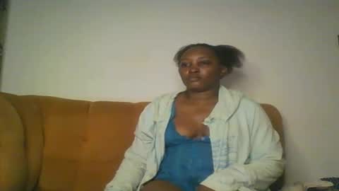 Snapshot of stargirl880271 chatting on 10.07.25 isha online show from 10.07.25