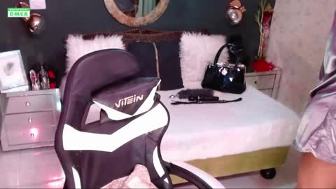 Snapshot of starhappy chatting on 05.17.26 Welcome Im VICTORIA Your love is my passion activate my love and moaning with your tips and enjoy with me online show from 05.17.26